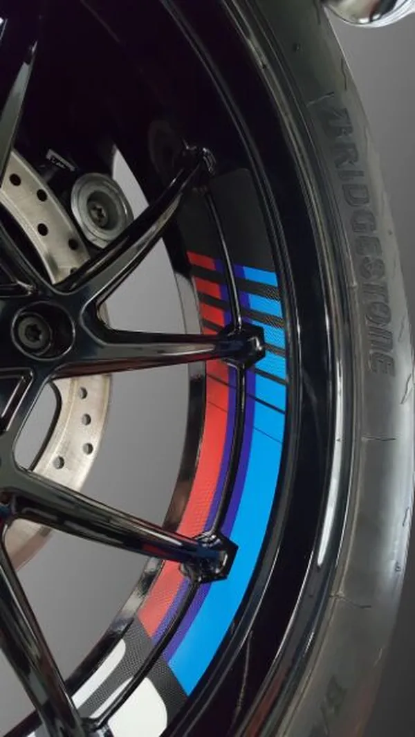 Autocollant de jante UNIRACING - vue 3