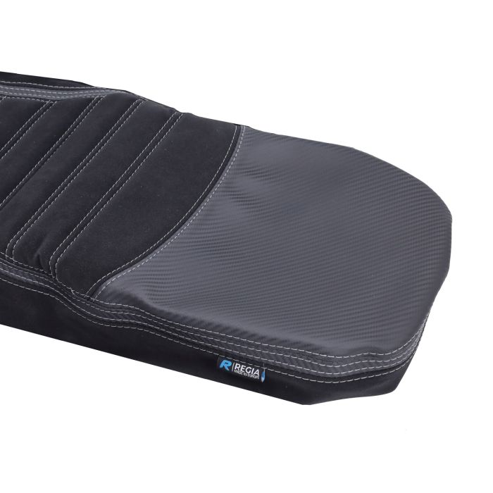 Housse de selle Regia bande alcantara Sport (fabriqué en UE) Vespa noir/gris >2024 gts 125cc, gts 250cc, gts 300 (euro4) - vue 2