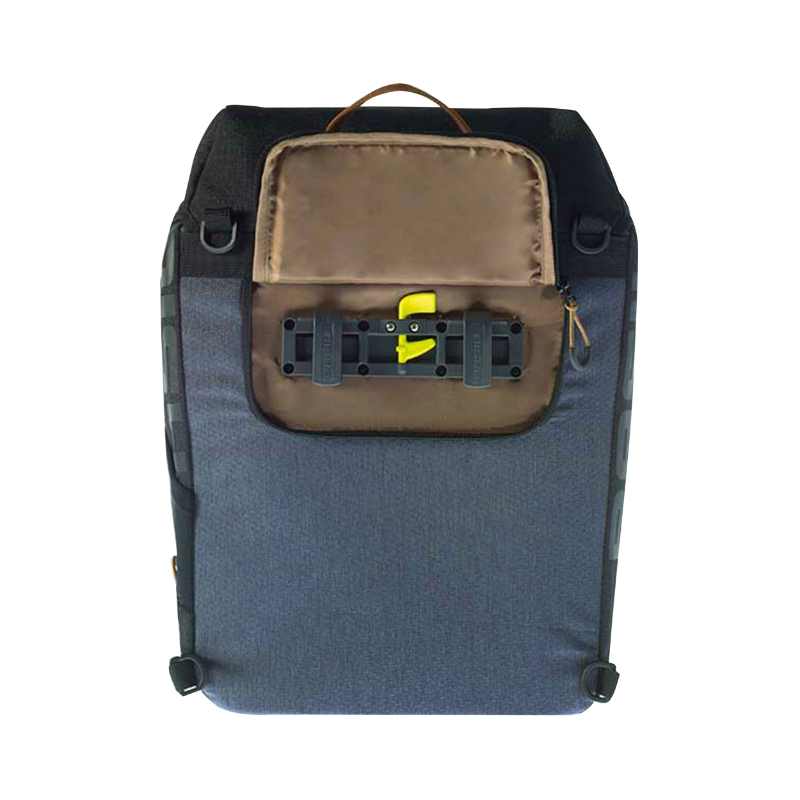 Sacoche arrière Basil Miles 17L système Hook-On waterproof bleu-noir (44x14x31 cm) - vue 3