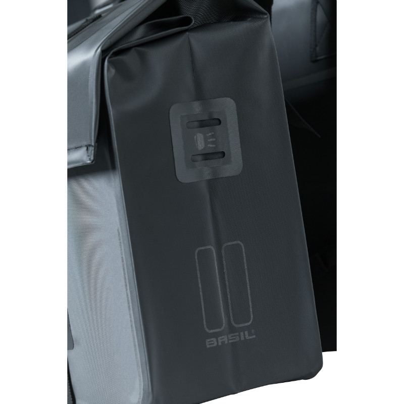 Sacoche arrière vélo double Basil Urban Dry 50L noir étanche 36x17x42cm - vue 6