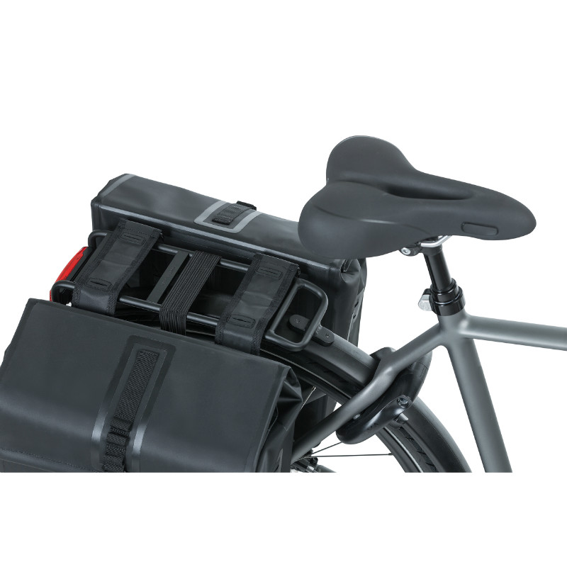 Sacoche arrière vélo double Basil Urban Dry 50L noir étanche 36x17x42cm - vue 8