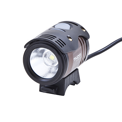 Eclairage velo a batterie avant Spanninga thor 1100 lumen (autonomie de 6H30 a 10H30, batterie externe 8,4V 2000MAH, livre avec plusieurs supports) (kit avec accessoire) alu brosse - vue 2
