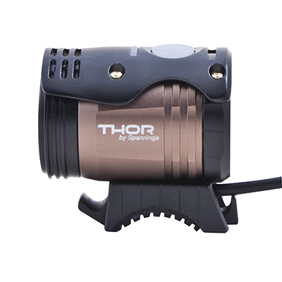 Eclairage velo a batterie avant Spanninga thor 1100 lumen (autonomie de 6H30 a 10H30, batterie externe 8,4V 2000MAH, livre avec plusieurs supports) (kit avec accessoire) alu brosse - vue 3