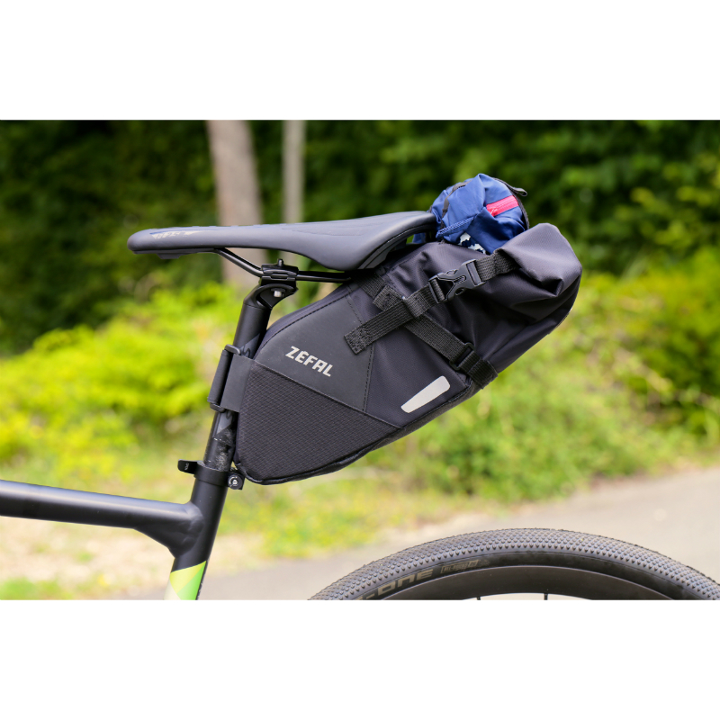 Sacoche de selle velo Zefal z adventure R5 noir etanche fixation velcro 5L ( l 370X 70À175 X130MM) charge maxi 5KGS - vue 6