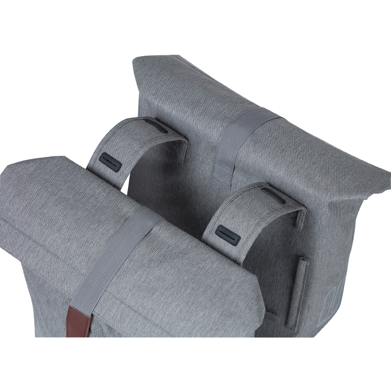 Sacoche arrière vélo double Basil City gris clair 28-32L fixation velcros sur porte-bagages (30x18x49cm) fermeture pliante anti-pluie - vue 3
