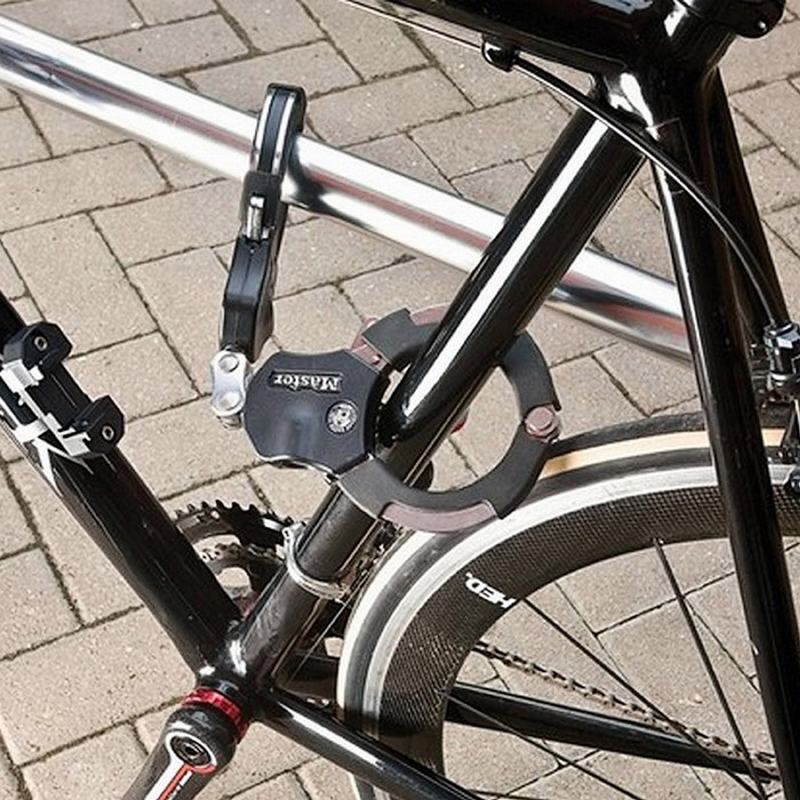 Antivol vélo trottinette à menotte Masterlock Street Cuff L36 cm avec 4 clés niveau sécurité 9 - vue 4