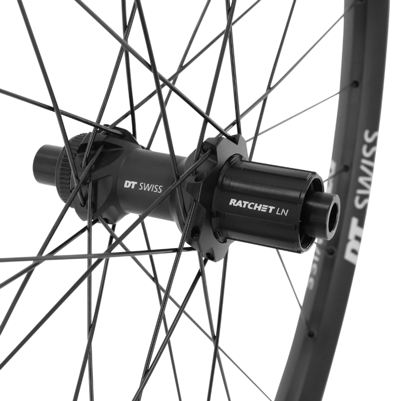 Roue VTT disque 27.5" Dt Swiss M1900 boost centerlock tubeless ready arriere noir shimano 12-11-10V axe traversant 12-142 - jante 30C - resiste poids 110KGS - vue 4