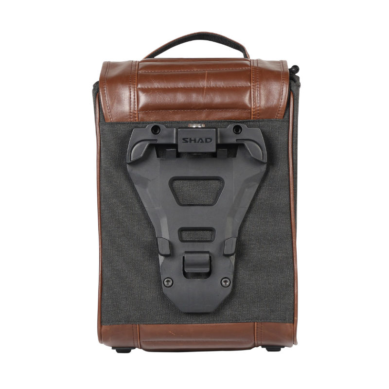 SACOCHE CAVALIERE LATERALE SHAD SR38 CAFE RACER IMPERMEABLE MARRON 10L (fixation SR SIDE BAG HOLDER vendue séparément) (X0SR38) - vue 2