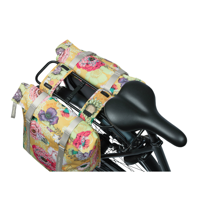 Sacoche arriere velo double Basil bloom field 28-35L jaune honey fixation crochet-ressort (30X15X33CM) - vue 6