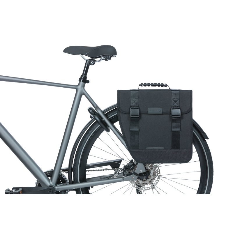 Sacoche arrière vélo latérale Basil Tour gauche 14L noir fixation crochet (34x14x34cm) - vue 5
