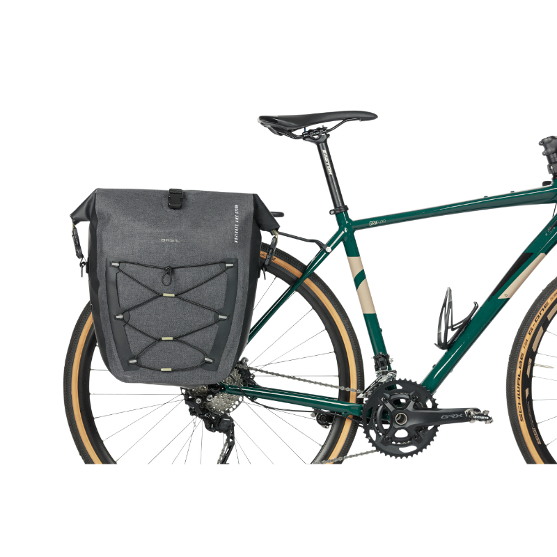 Sacoche arriere velo laterale Basil navigator cyclotouriste waterproof 25-31L noir fixation mik studs sur porte bagage (32X15X37CM) avec poignee et bandouillere fermeture enroulement - vue 7