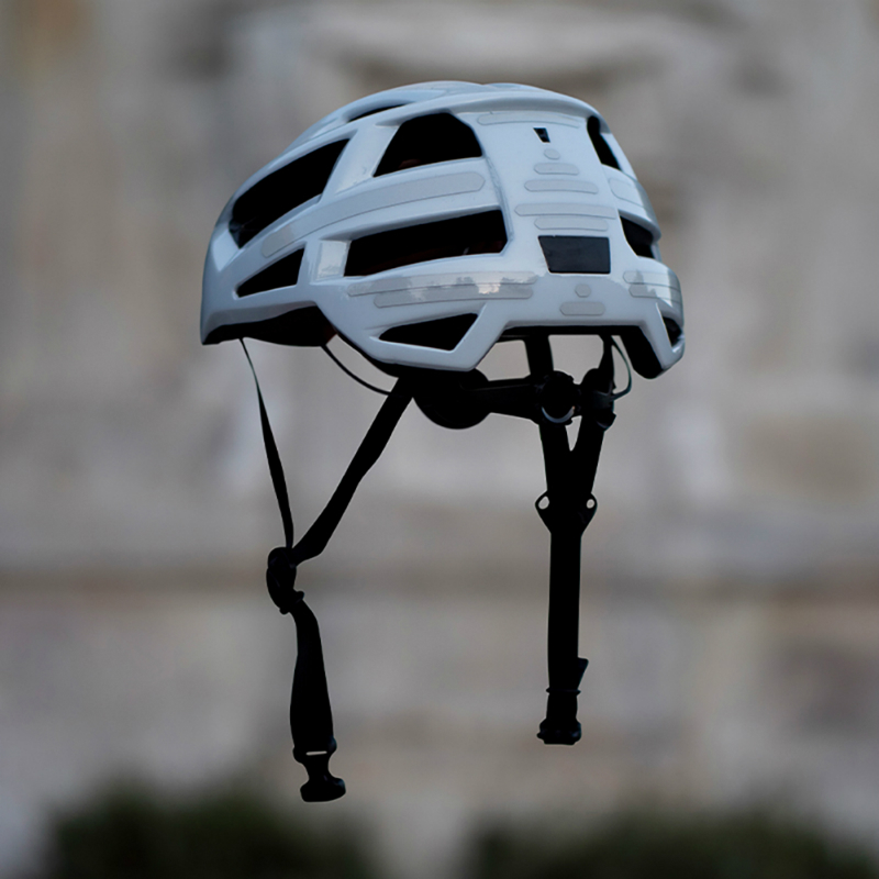 Autocollant réfléchissant pour vélo et casque bandes universelles blanc Reflective Berlin - vue 8