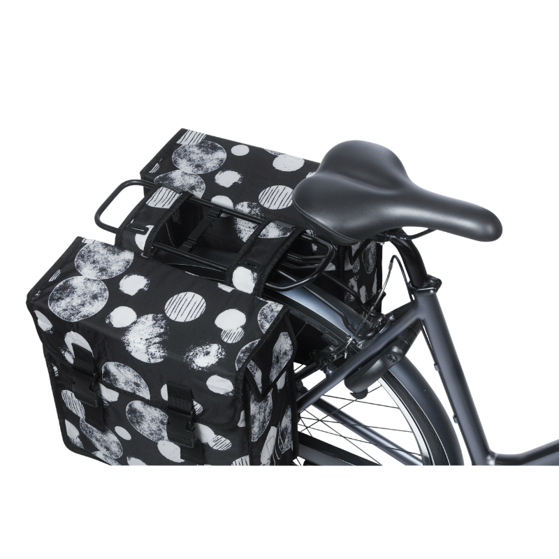 Sacoche arrière vélo double Basil Mara XL 35L noir avec motifs blancs 43x14x36cm - vue 6