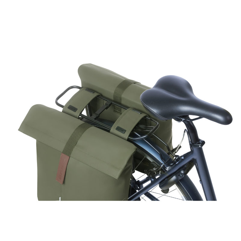 Sacoche arrière vélo double Basil vegan vert imitation cuir 28-32L - vue 6