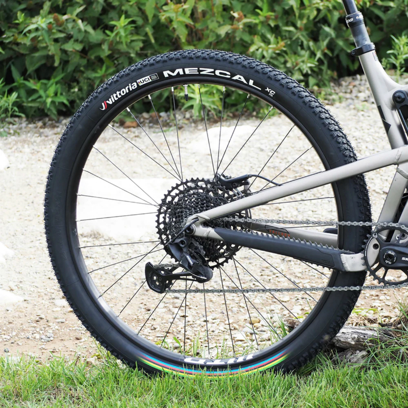 Pneu VTT 29 x 2.35 Vittoria Mezcal 3 UCI Rainbow noir Tubeless Ready TS (57-622) - vue 5