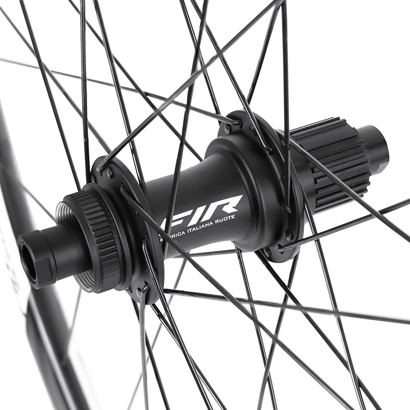 Roues gravel disque 700 Fir Galaxium Centerlock noir cassette Shimano Microspline 12V axe traversant 12-100 et 12-142 hauteur-profil 26 mm (paire) tubeless ready - vue 3