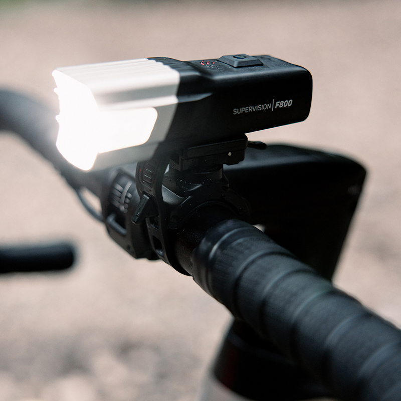 Éclairage vélo USB avant sur cintre Zefal Supervision F800 lumen noir - vue 3