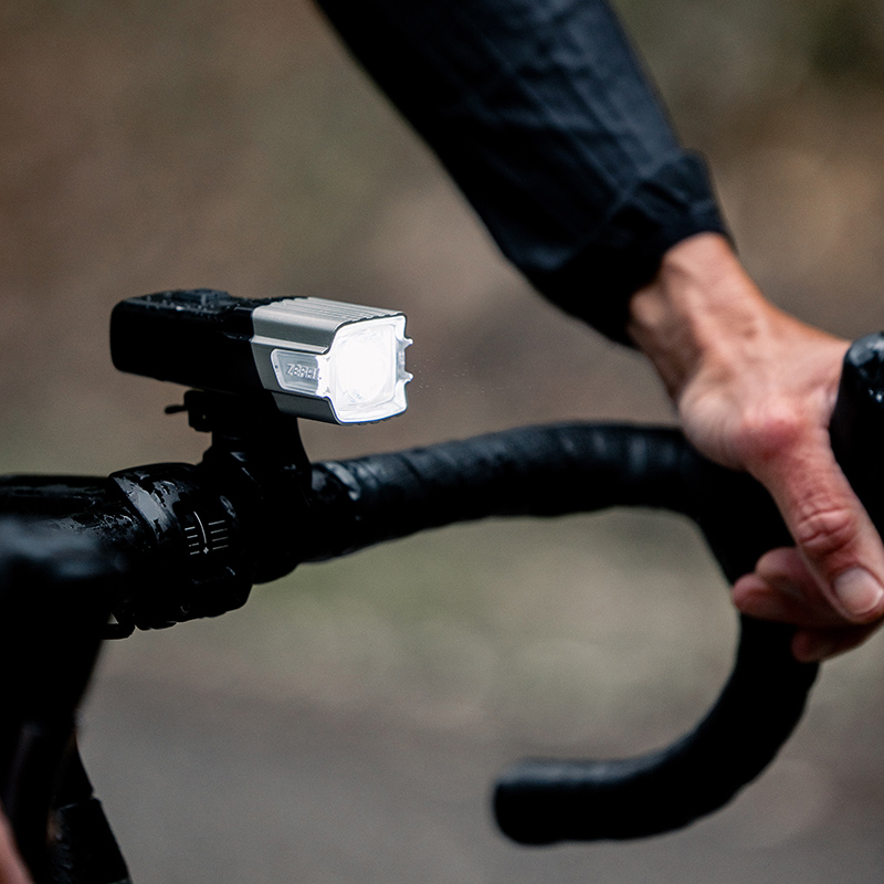 Éclairage vélo USB avant sur cintre Zefal Supervision F800 lumen noir - vue 7