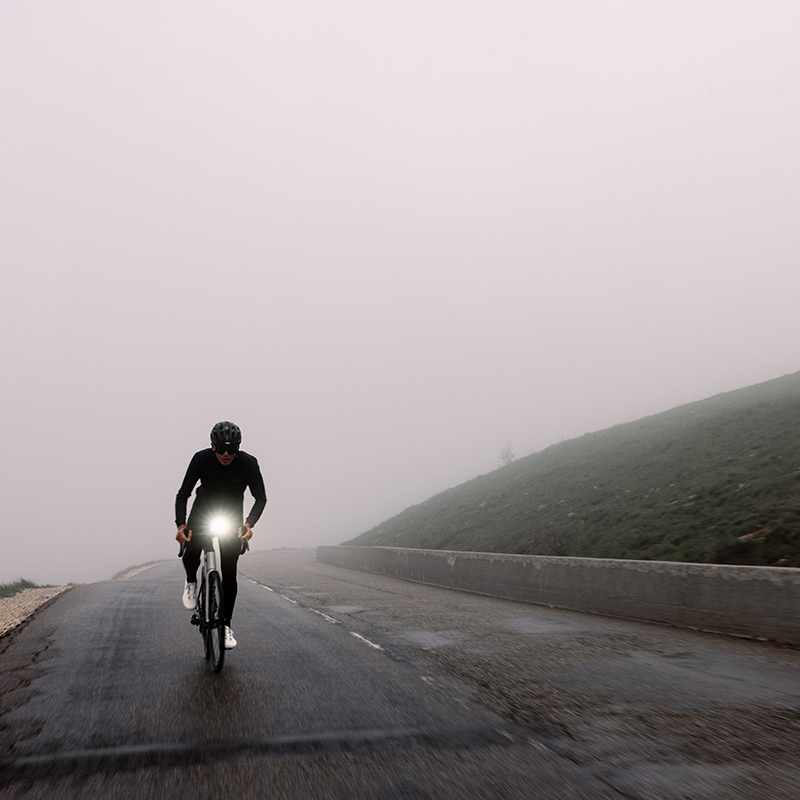 Éclairage vélo USB avant sur cintre Zefal Supervision F800 lumen noir - vue 8