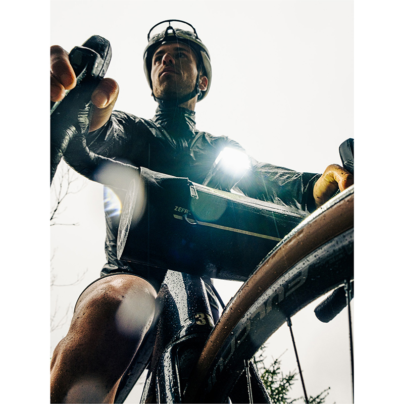 Éclairage vélo USB avant sur cintre Zefal Supervision F1500 lumen noir - vue 5