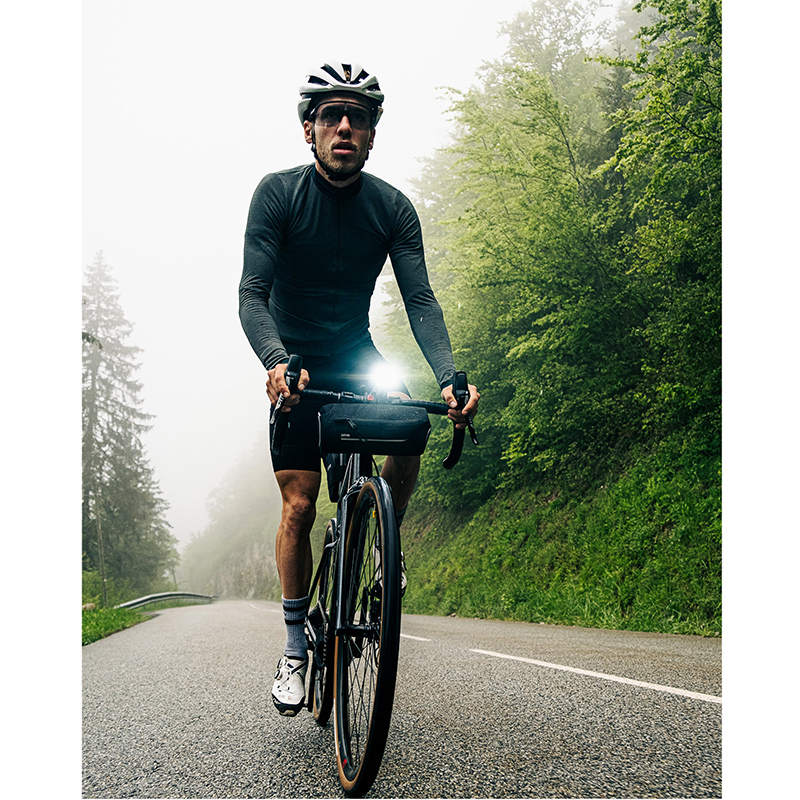 Éclairage vélo USB avant sur cintre Zefal Supervision F1500 lumen noir - vue 8