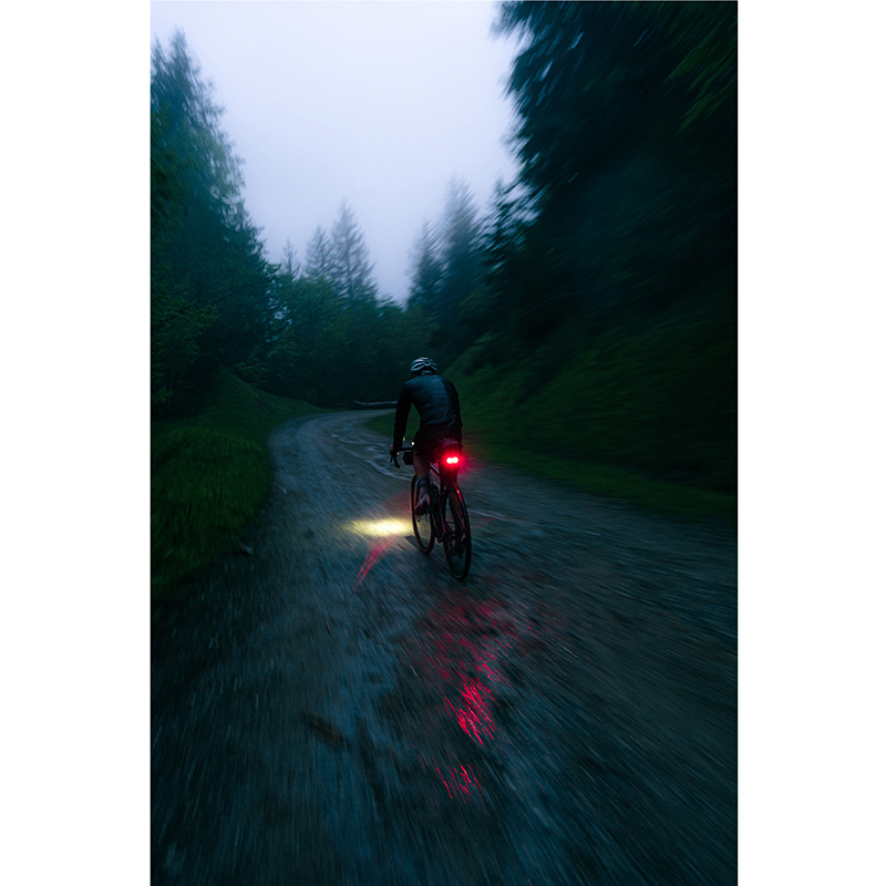 Éclairage vélo USB arrière sur tige de selle Zefal Supervision R150 lumen noir - vue 8