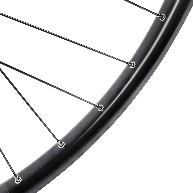 Roue VTC VAE disque 700 x 35 double paroi arrière cassette 11-10-9V moyeu Shimano TC 500 Centerlock tubeless ready axe traversant 12-142 noir jante 23C 32 rayons - vue 4