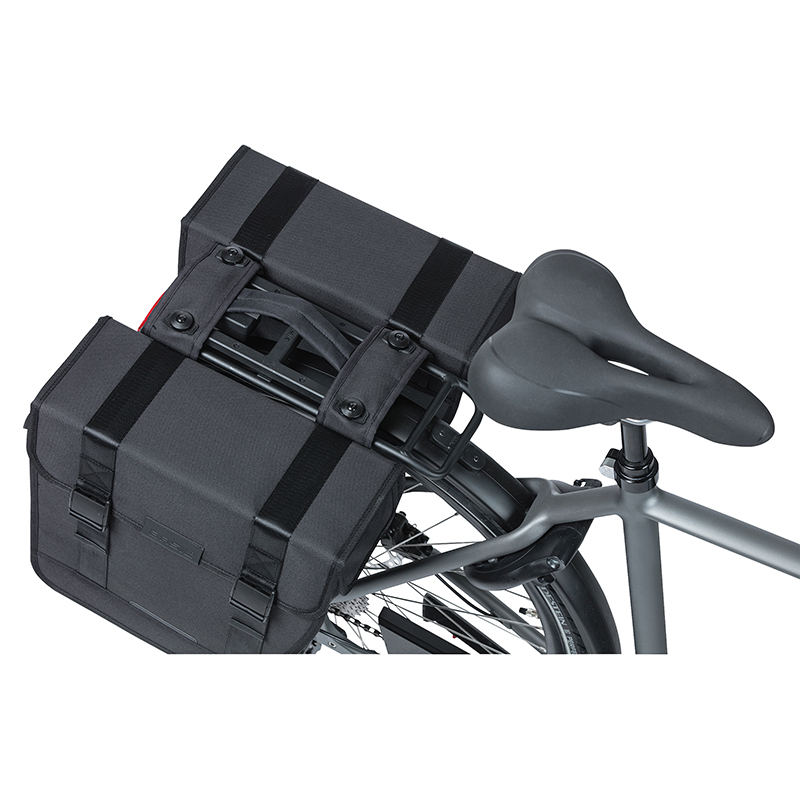 Sacoche arrière vélo double Basil Tour 28 L noir fixation porte-bagage Mik (34x14x34 cm) - vue 7