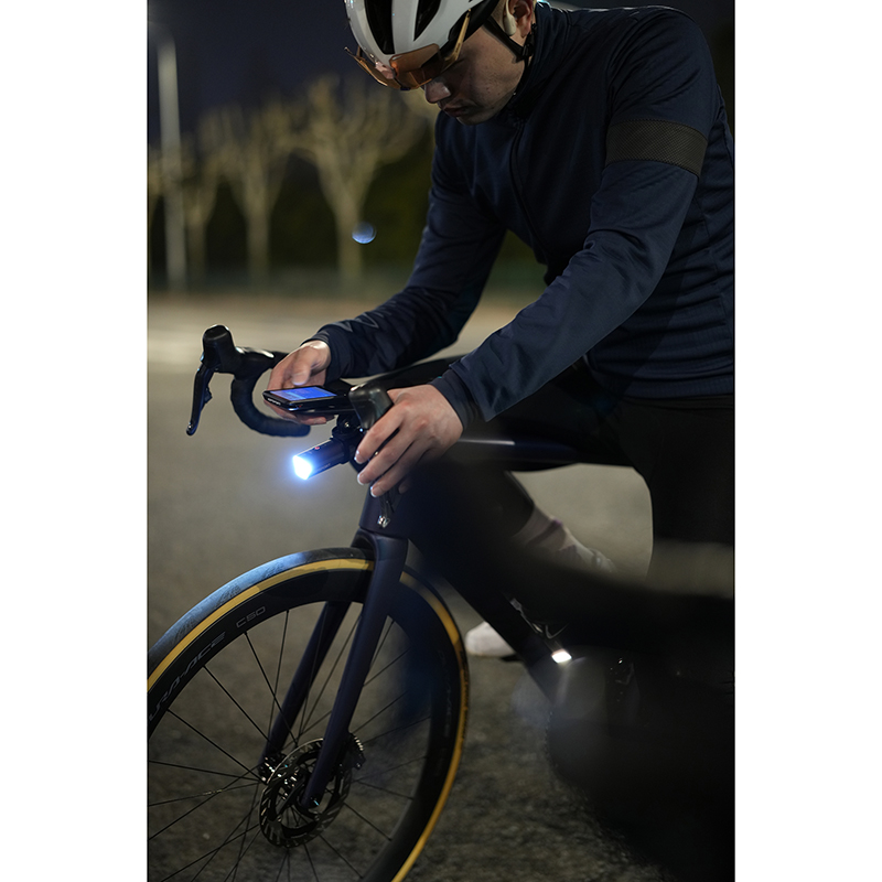 Éclairage vélo avant intelligent iGPSPORT VS1200S 1200 lumens LED longue portée - vue 5