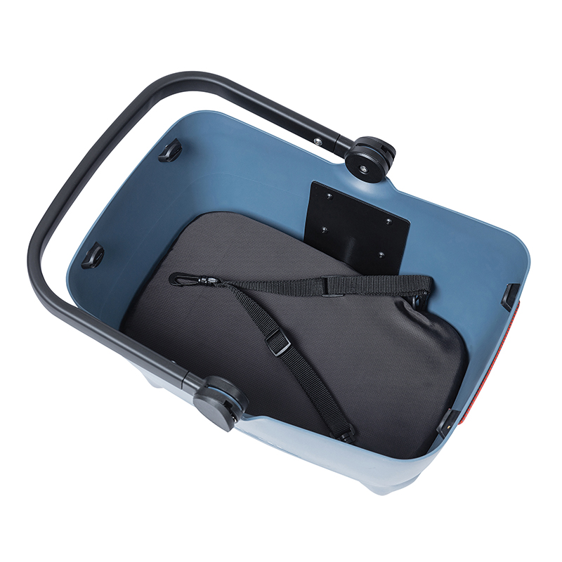 Panier arrière Basil Buddy bleu pour chien 45x32x22 cm compatible système MIK - vue 7