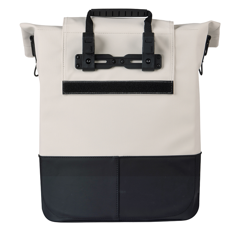 Sacoche arriere velo laterale sac bandouliere Basil cove shopper blanc casse-noir droit-gauche 14-16L fixation mik hooks porte bagage (36X14X29CM) avec poignee fermeture pliante impermeable - vue 4