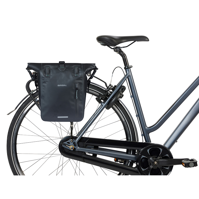 Sacoche arrière vélo latérale Basil Rivo Waterproof 12-15L noir (38x14x25cm) - vue 6