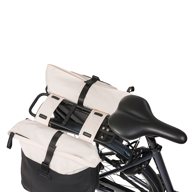 Sacoche arriere velo double Basil vive blanc casse - noir 28-35L fixation porte bagage fixation systeme mik (compatible avec 211726 inclus) (30X18X49CM) fermeture pliant anti-pluie - vue 6