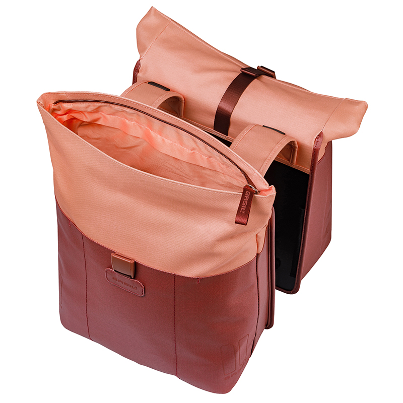 Sacoche arriere velo double Basil vive rouge bordeaux - rose 28-35L fixation porte bagage fixation systeme mik (compatible avec 211726 inclus) (30X18X49CM) fermeture pliant anti-pluie - vue 3