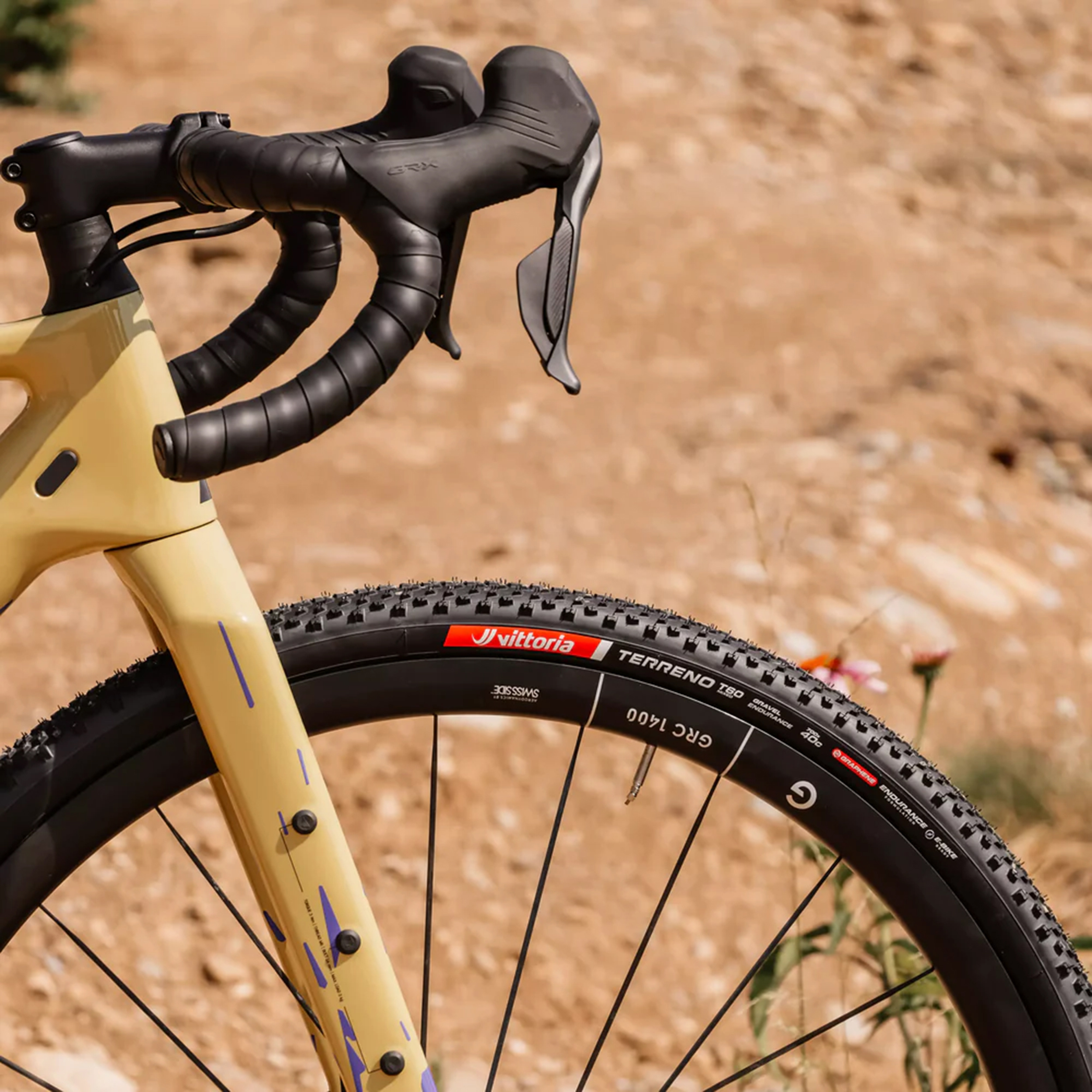 Pneu gravel 700 x 40 Vittoria terreno T60 mixed endurance graphene 2.0 noir-marron tubeless ready TS (40-622) - vue 3
