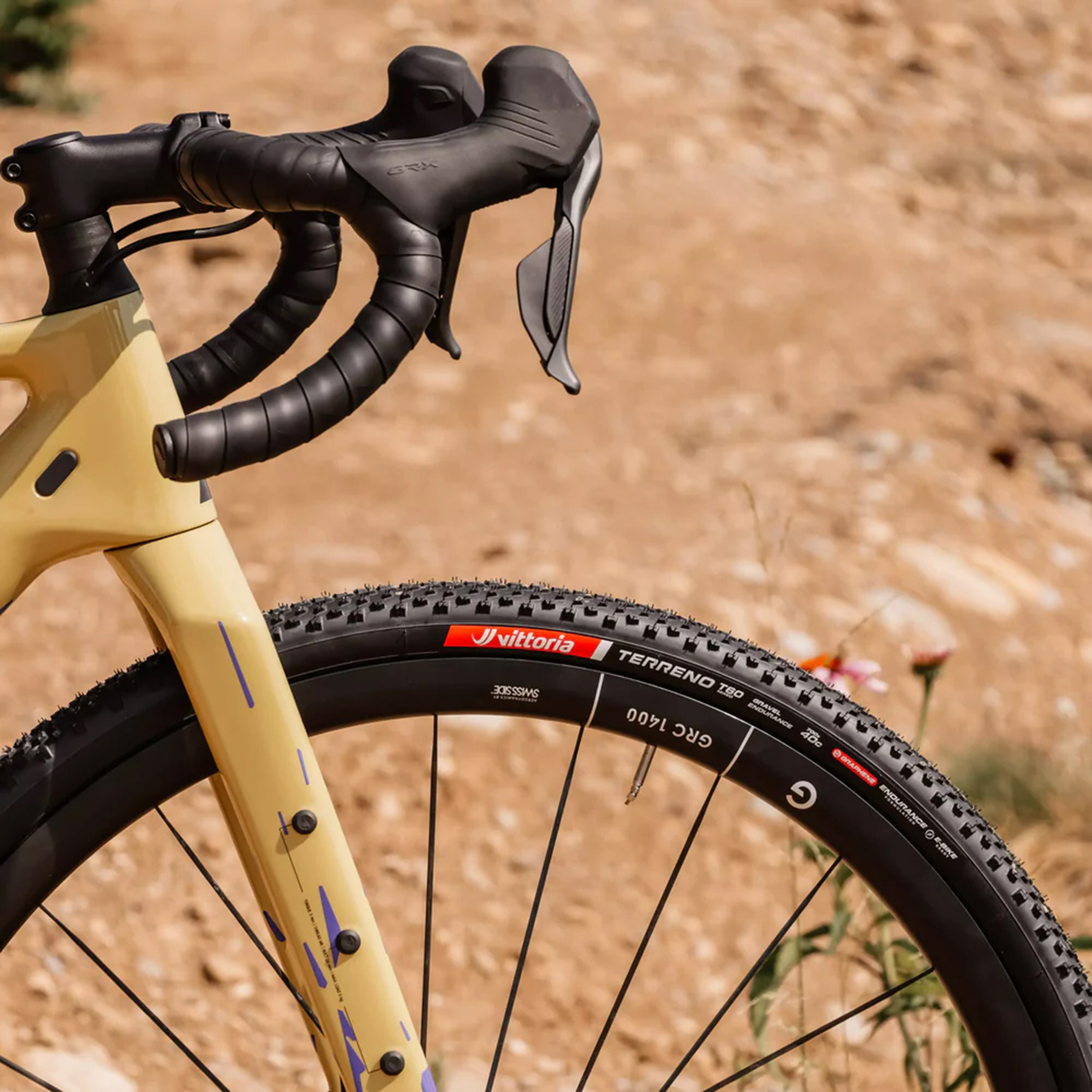 Pneu gravel Vittoria Terreno T60 Mixed Endurance Graphene 2.0 700 x 45 tubeless ready noir-marron - vue 3