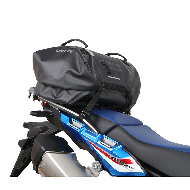 Sacoche arriere-sac a dos Shad SW38 PVC IPX5 capacite 35L inclus sangle de fixation (h54xl28xp28 CM) (X0SW38) - vue 5
