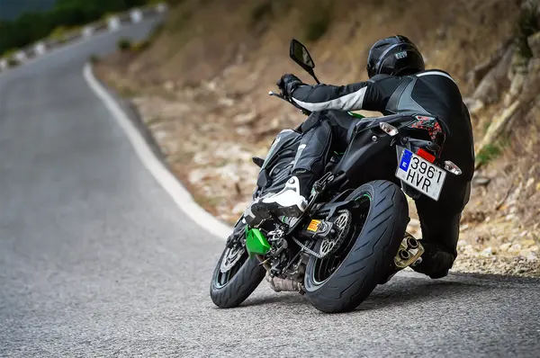 Pneu arrière Pirelli Diablo Rosso 3 240/45ZR17 82W TL - vue 4