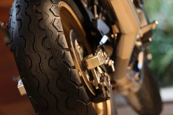 Pneu route Dunlop K81 TT100 GP 130/80-18 66H TT AR - vue 3