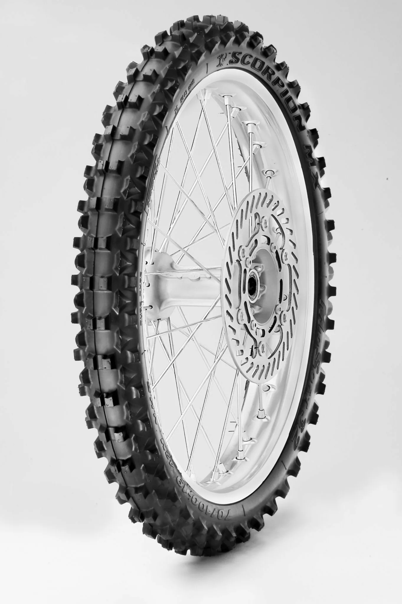 Pneu arrière Pirelli Scorpion MX32 80/100-21 M/C 51M mid hard - vue 2