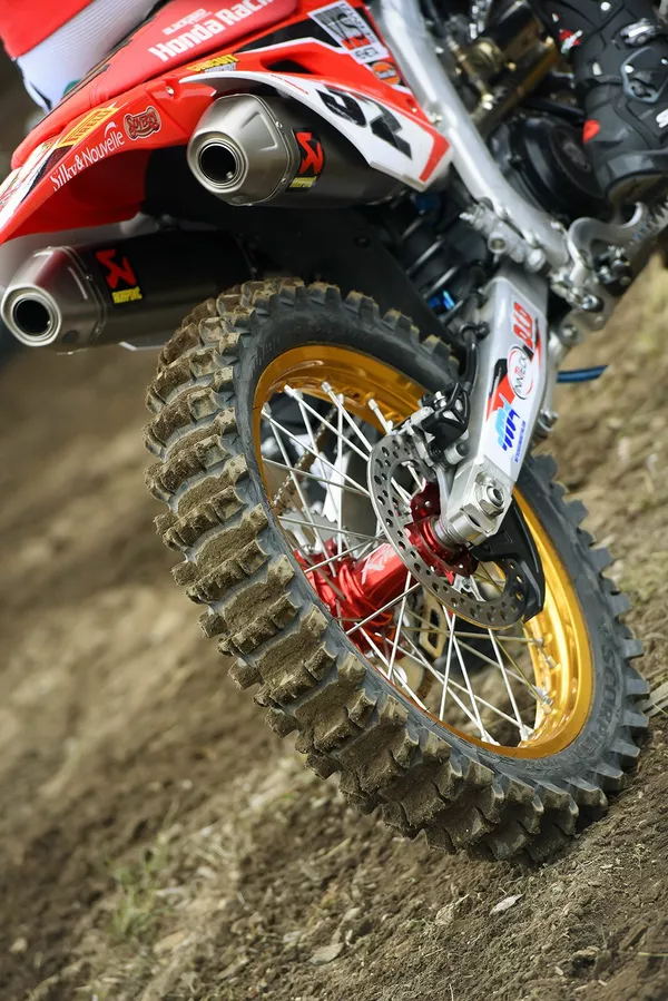 Pneu Pirelli Scorpion MX Soft 100/90-19 57M TT arrière - vue 5