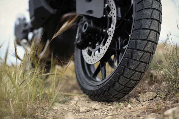 Pneu arrière Bridgestone AT41R 130/80R17 65H TL M+S - vue 6