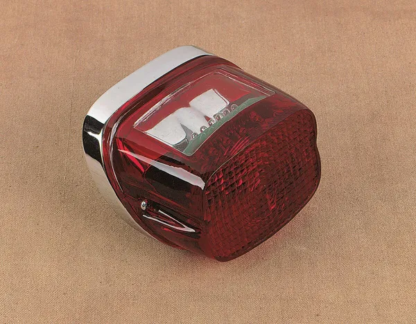 Feu arrière LED OEM 73-98 Drag Specialties - vue 2