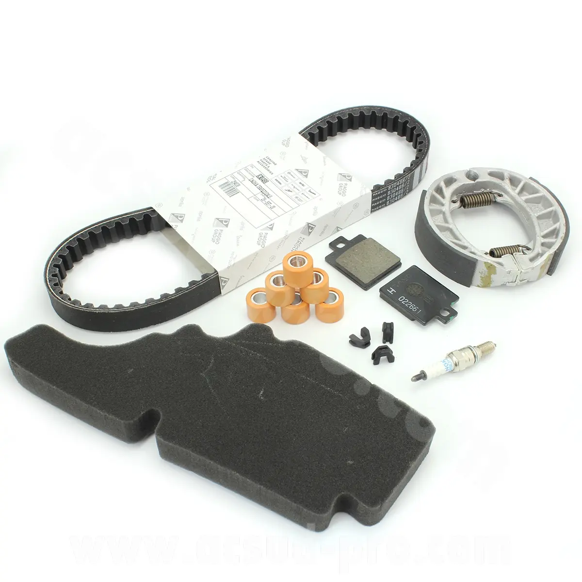Комплект за поддръжка оригинален пълен подх. vespa LX 50 2008-2013 (ремен / накладки / челюсти на спирачка / въздушен филтър / ролки / тасели / свещ) (OEM : 1R000348)