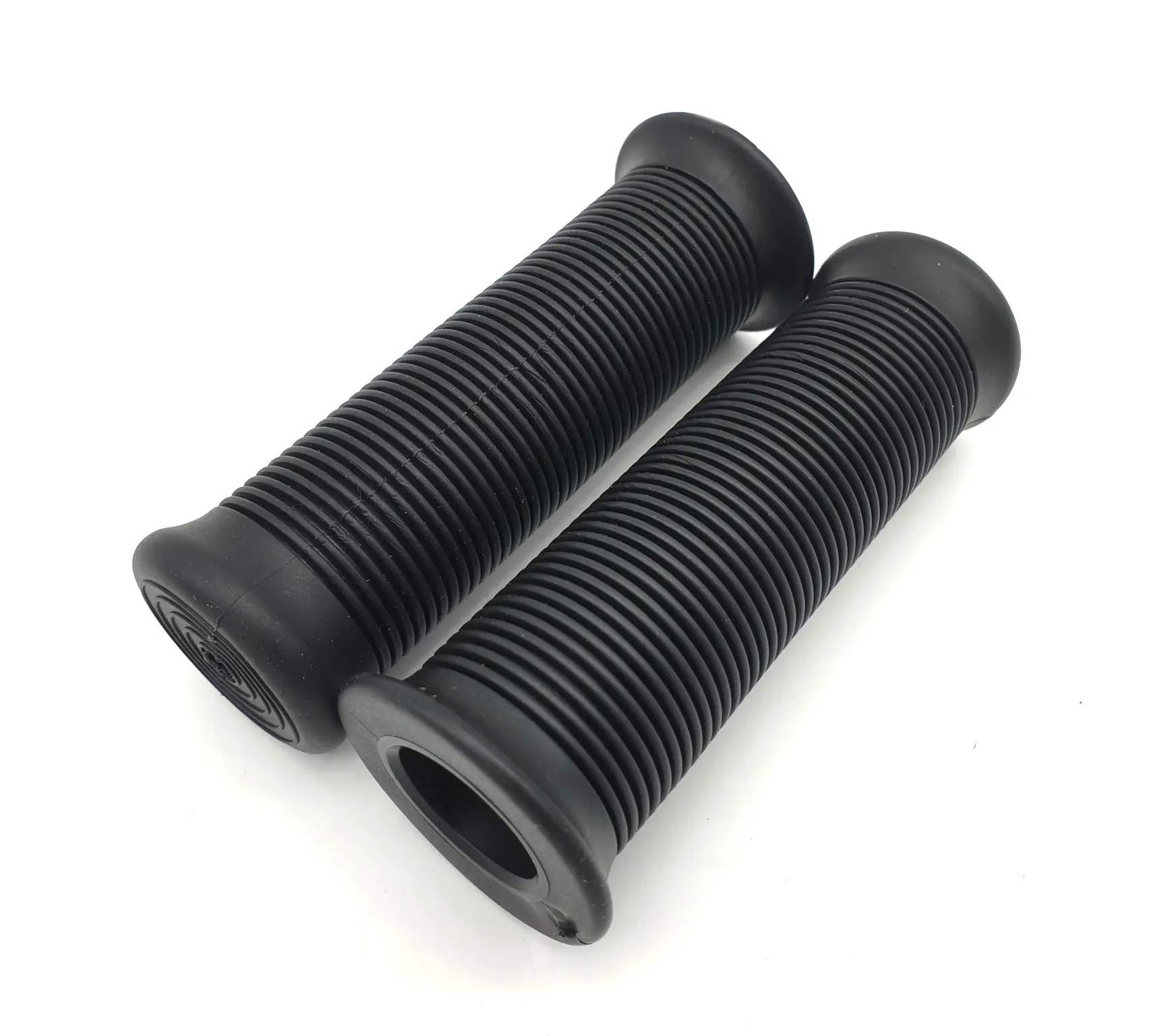 Par žlebljenih ročajev 25 mm Brazoline