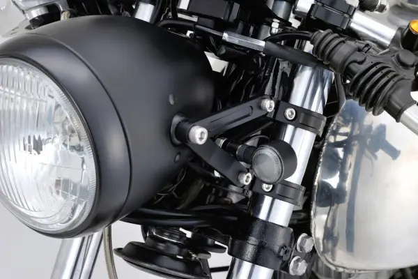 Daytona CNC 可调节大灯支架套装 直径 41 mm