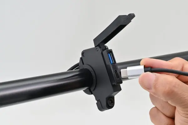 USB-aansluiting voor motorstuur DAYTONA USB A en C