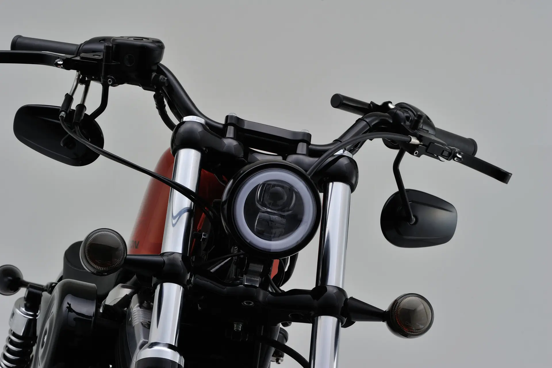 Farol LED Cápsula 120 inferior preto Daytona