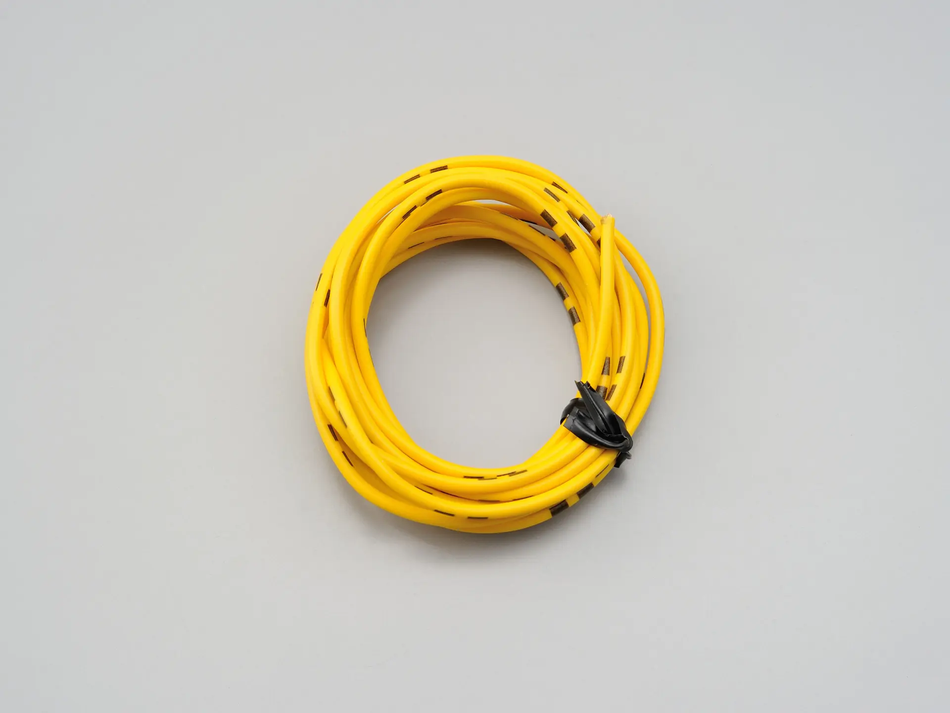 Elektriciteitsdraad DAYTONA AVS0.75 geel 2m