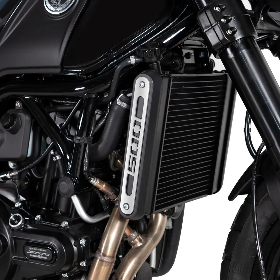 Číslovaná plaketa 500 Barracuda Benelli Leoncino